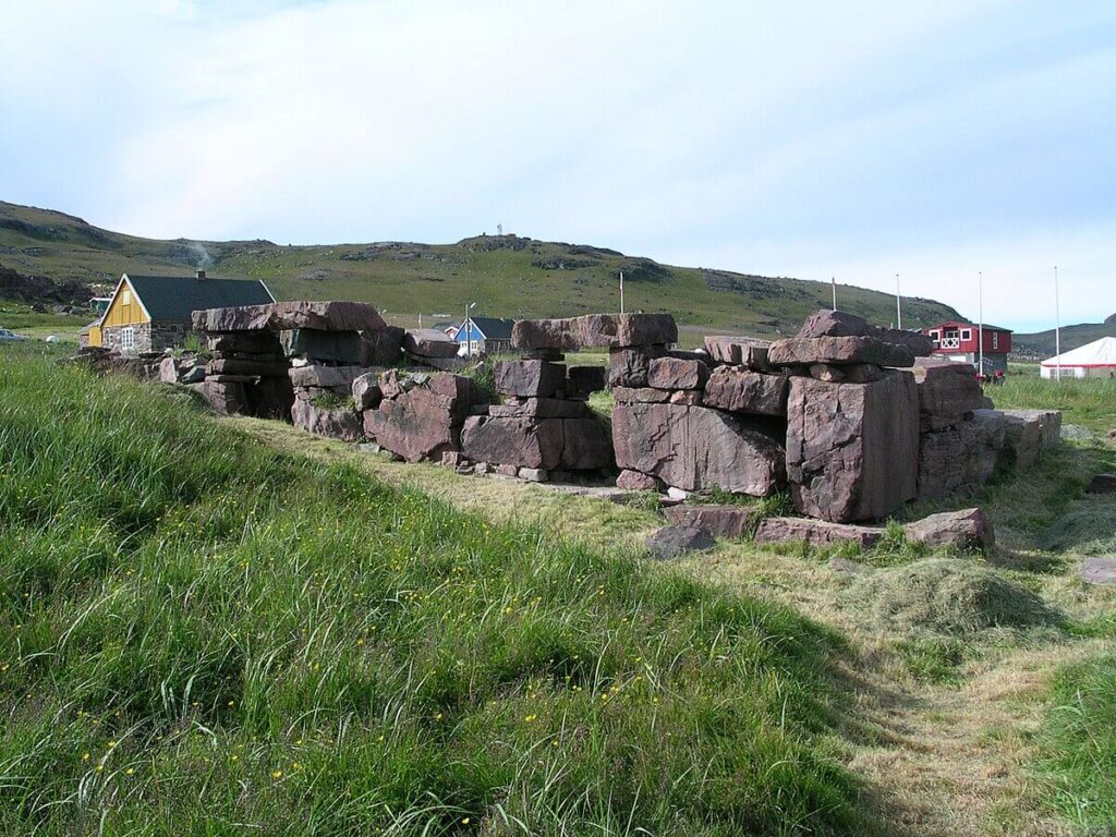 그린란드 쿠야타(Kujataa) – 북극권 농업 개척지·환경 적응의 한계가 드러난 세계문화유산 2 그린란드 노르드 사회의 종교 중심지로 사용되었던 석조 성당 유적
